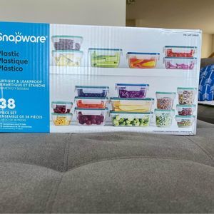 New 38 Piece Plastic Snapware Set